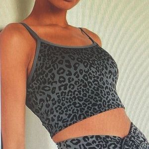 Victoria’s Secret Pink lightly lined low impact sport crop top